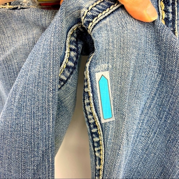 Silver Jeans Suki Flap Pocket Thick Stitch Destroyed Embellished Holey Knees - Picture 6 of 16